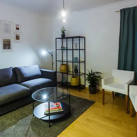 Enjoy View - Ocean, Surf, Beach, Eat & Work アパート