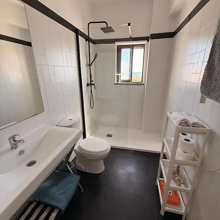 Apartment Enjoy View - Ocean, Surf, Beach, Eat & Work *